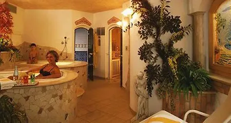 Garden Hotel 3*